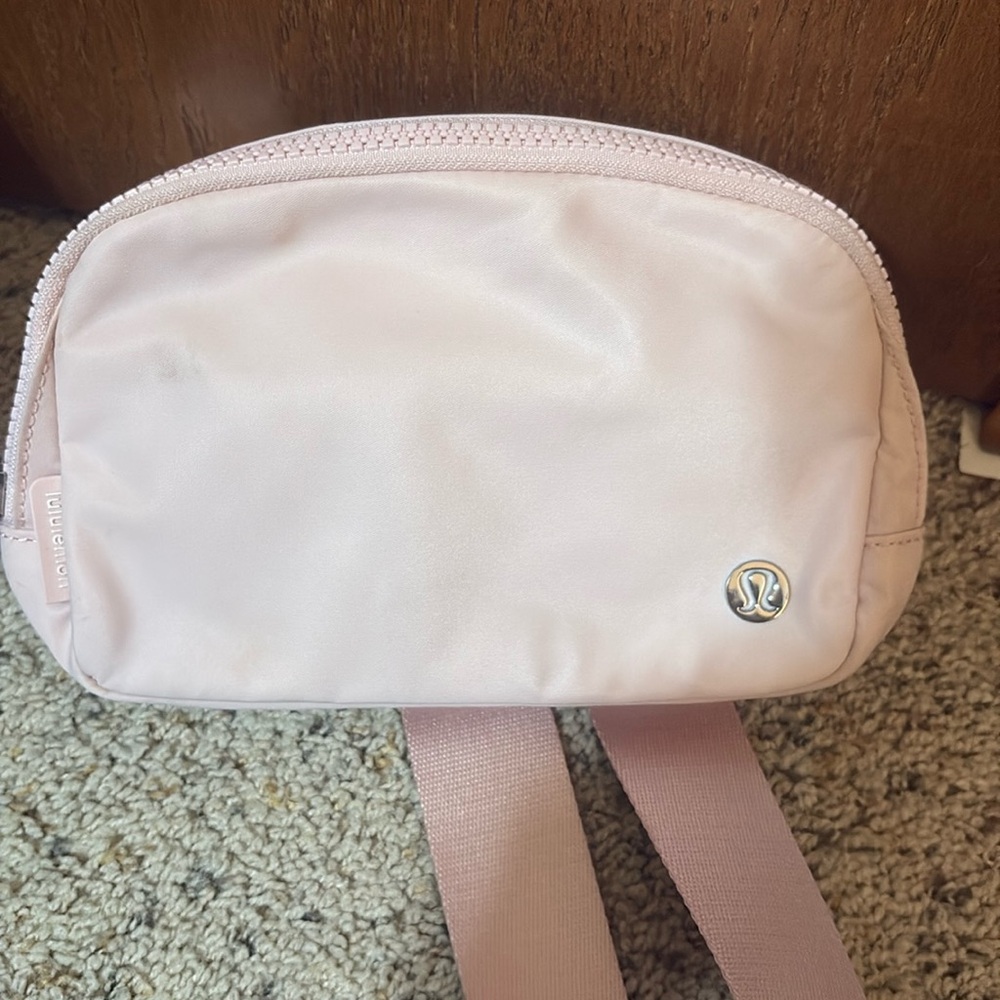 Pink lululemon bag